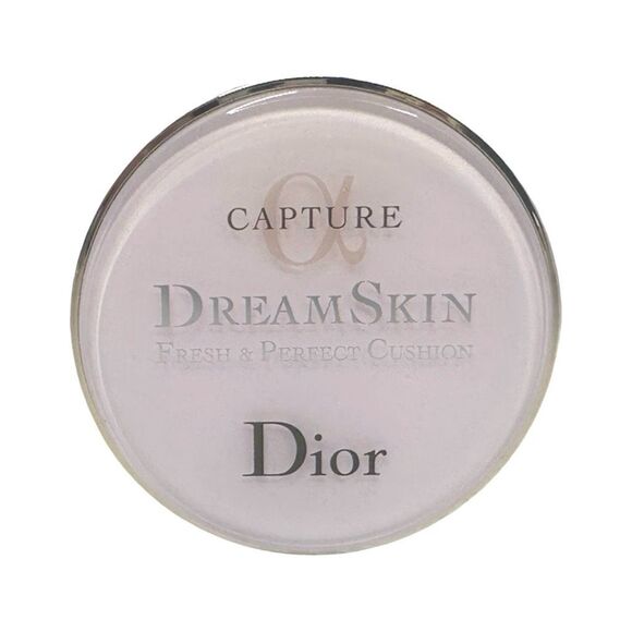Dior Capture DreamSkin Fresh & Perfect Cushion Foundation - 030 Medium Beige - Picture 1 of 4